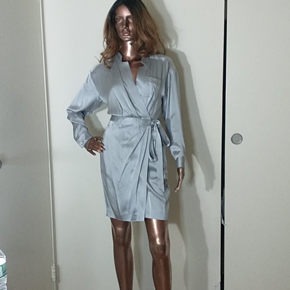 Banana Republic Dresses & Skirts - Women's banana republic silk kimono dress